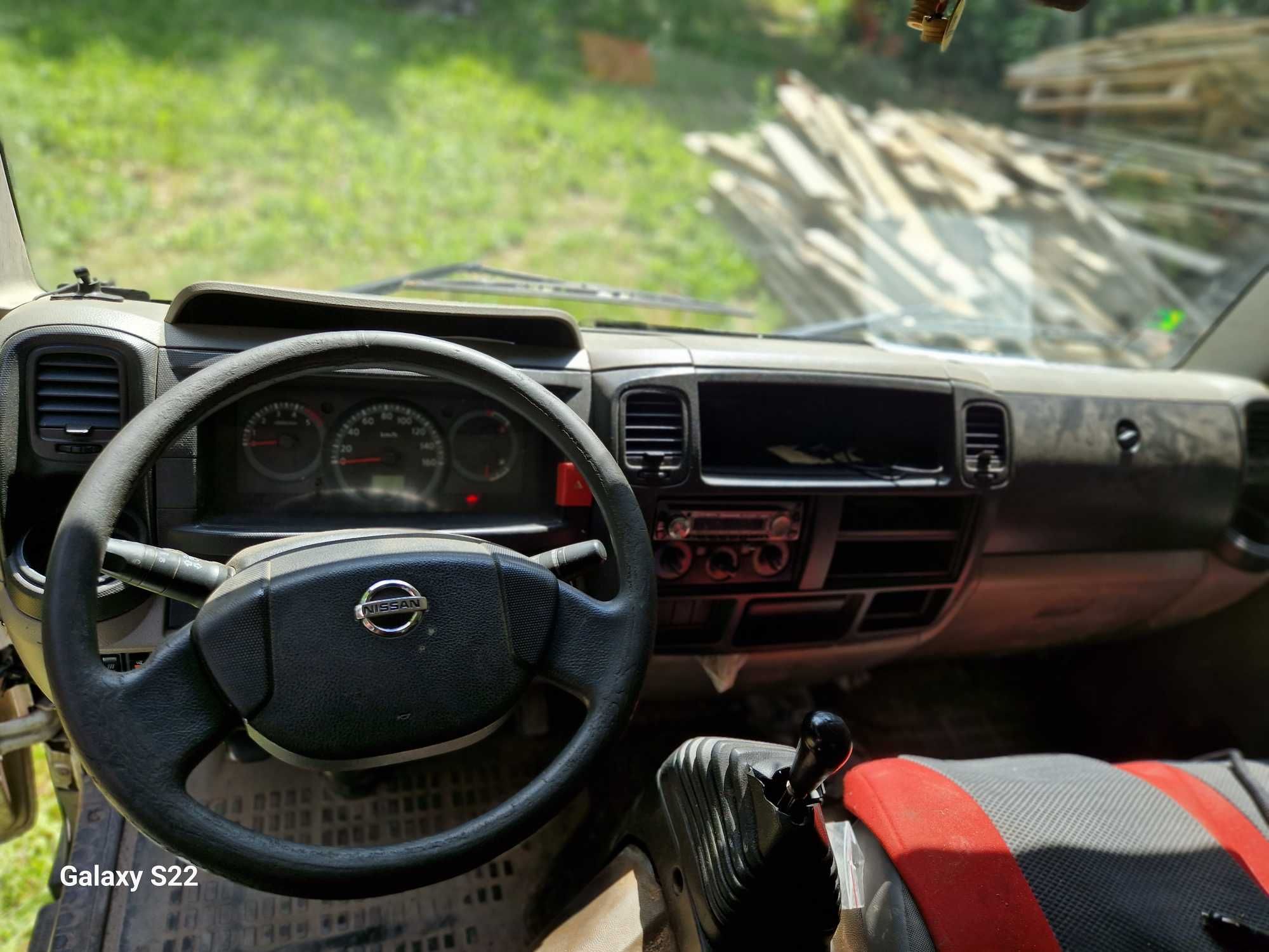 Nissan F24 Cabstar