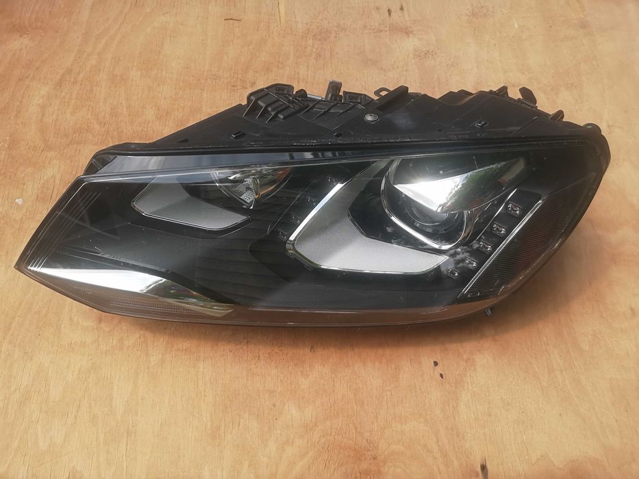 Фара Volkswagen Touareg NF Европа Туарег 2 Ліва