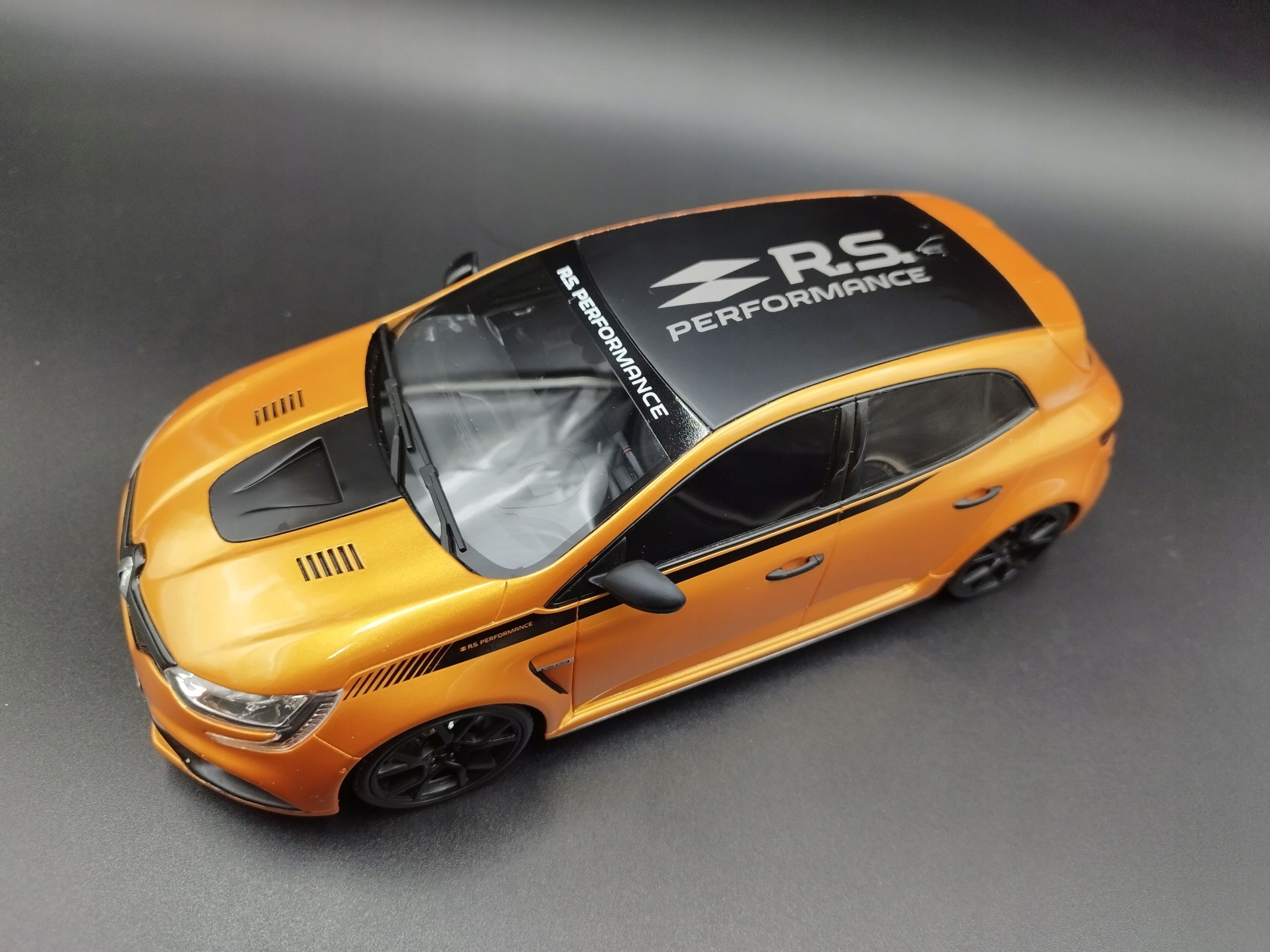 1:18 Otto Renault Megane R.S. Performance Limit 2500 sztuk model nowy