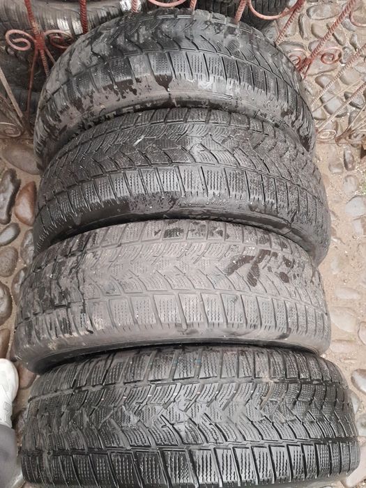 Шини Dunlop 215/65/17