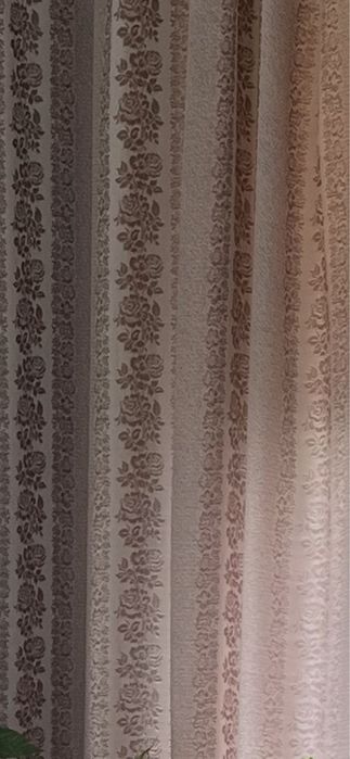 Продам 2 штори в доброму стані