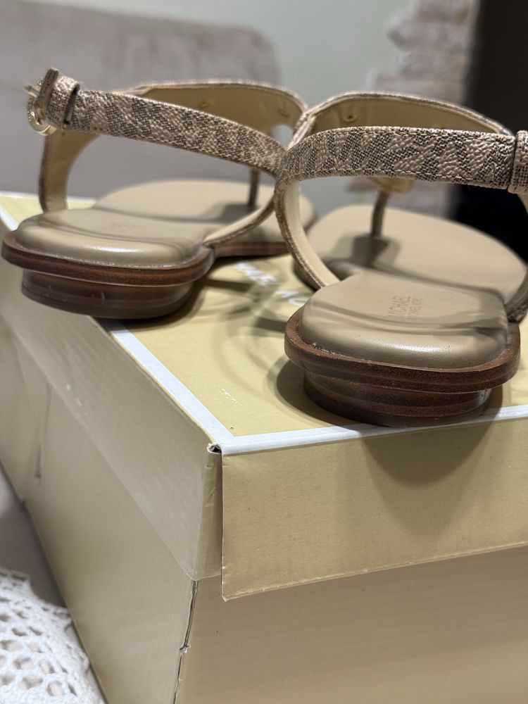 Сандали Michael Kors