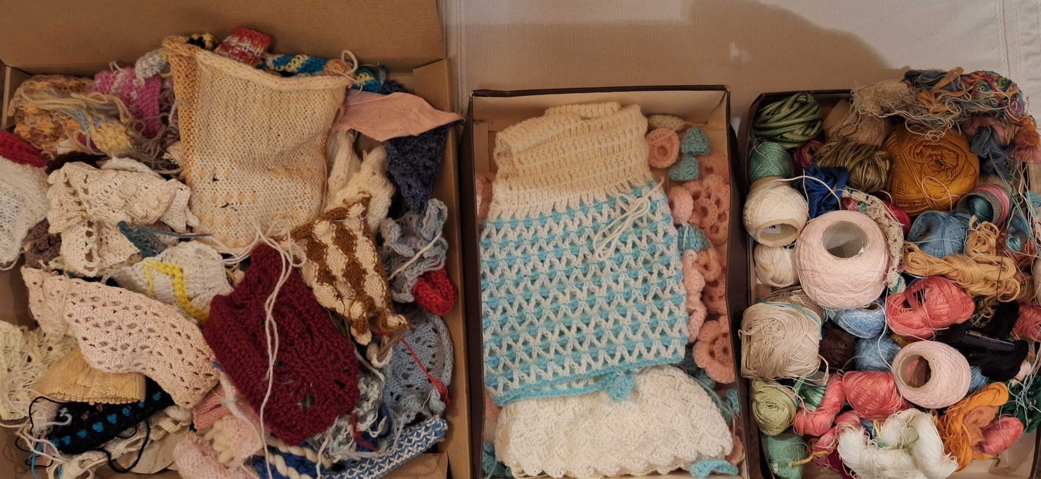 3 Caixas de costura com objetos variados venda individual