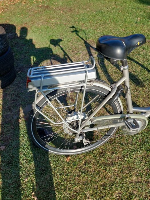 Rower elektryczny TREK T-400