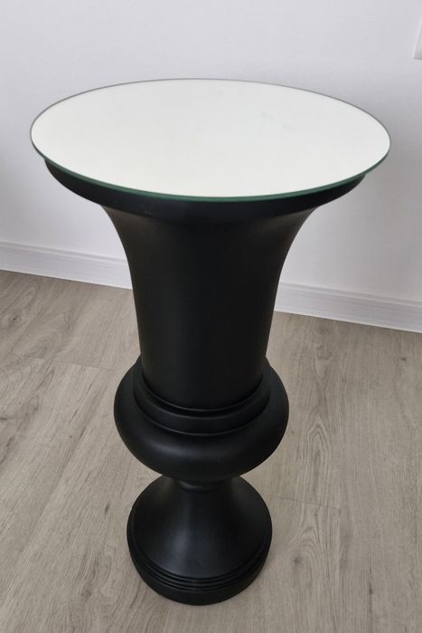 Stolk kawowy z lustrzanym blatem