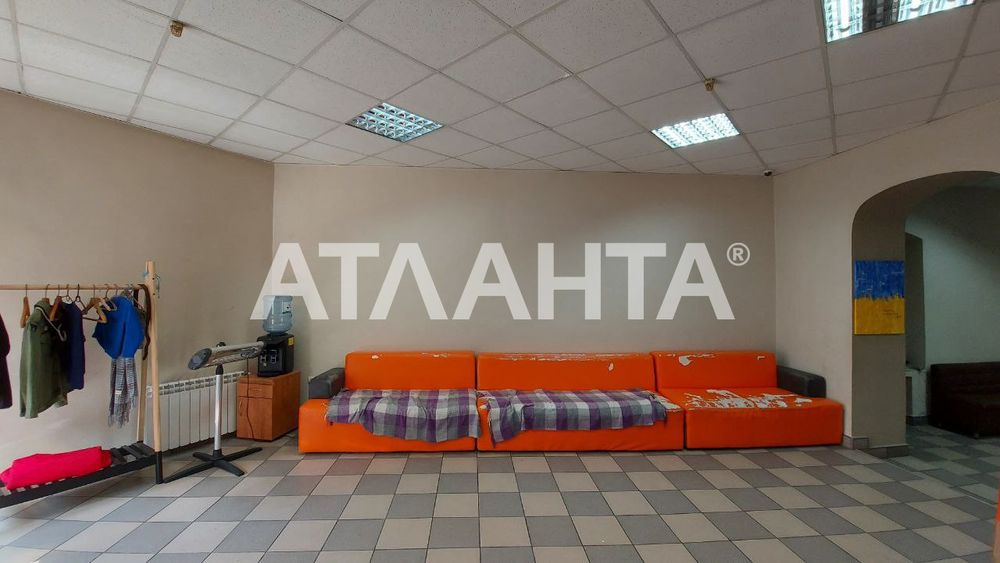 Магазин, офіс, аптека, салон, клініка -  110 м2 в Центрі