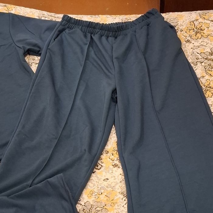 Продам летние штаны,и костюм новые