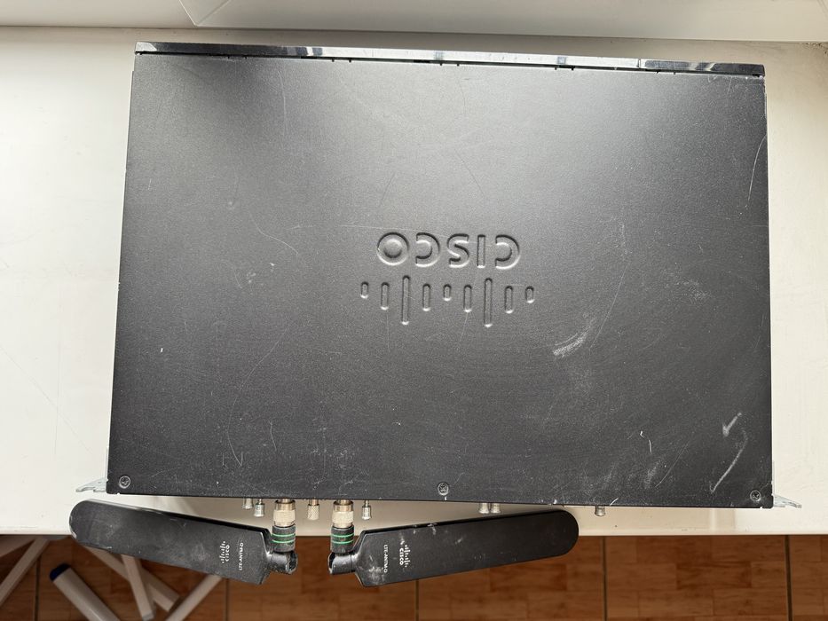 Маршрутизатор Cisco 2911 + 1GE-SFP-CU + 4G-LTE-V + ES2-24-P