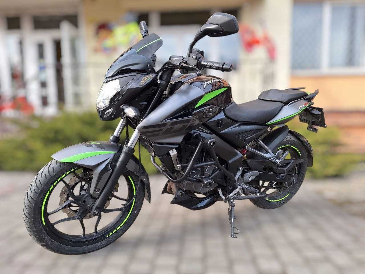 Bajaj Pulsar NS 200 двигун kTm Duke 200 - 2019 рік