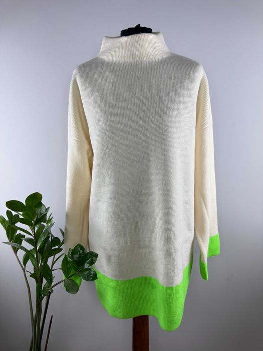 Kremowy sweter ze stójką półgolf z szerokimi rękawami Bonprix L/XL