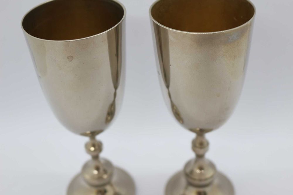 2 Copos com pé marcados EPNS em Prata Estrangeira