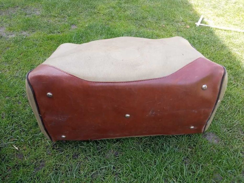 stara torba podróżna