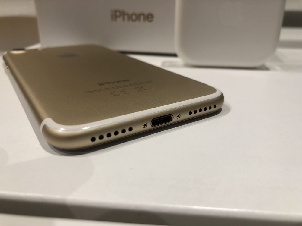 Iphone 7 - 32GB GOLD- zadbany jak nowy