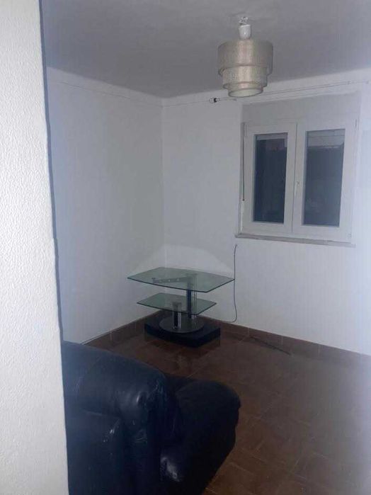 Alugasse T1 rua de angola,mobilhado,com eatancionamento