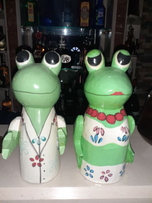 Decoração 2 sapinhos novos em madeira