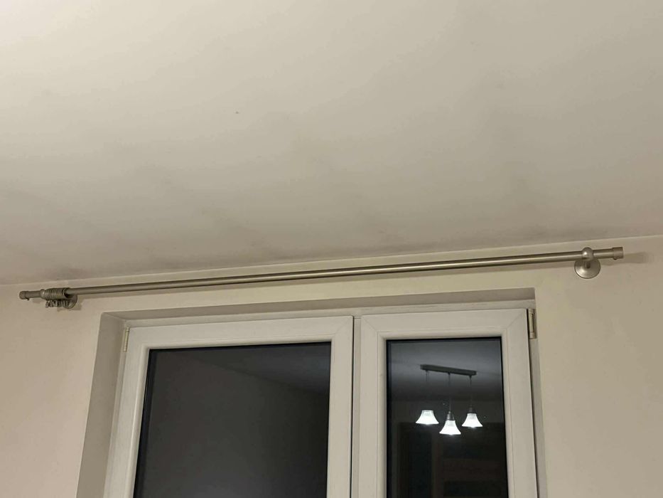 Karnisz matowy srebrny