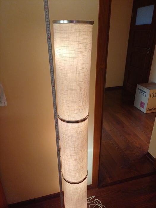 Lampa stojąca podłogowa