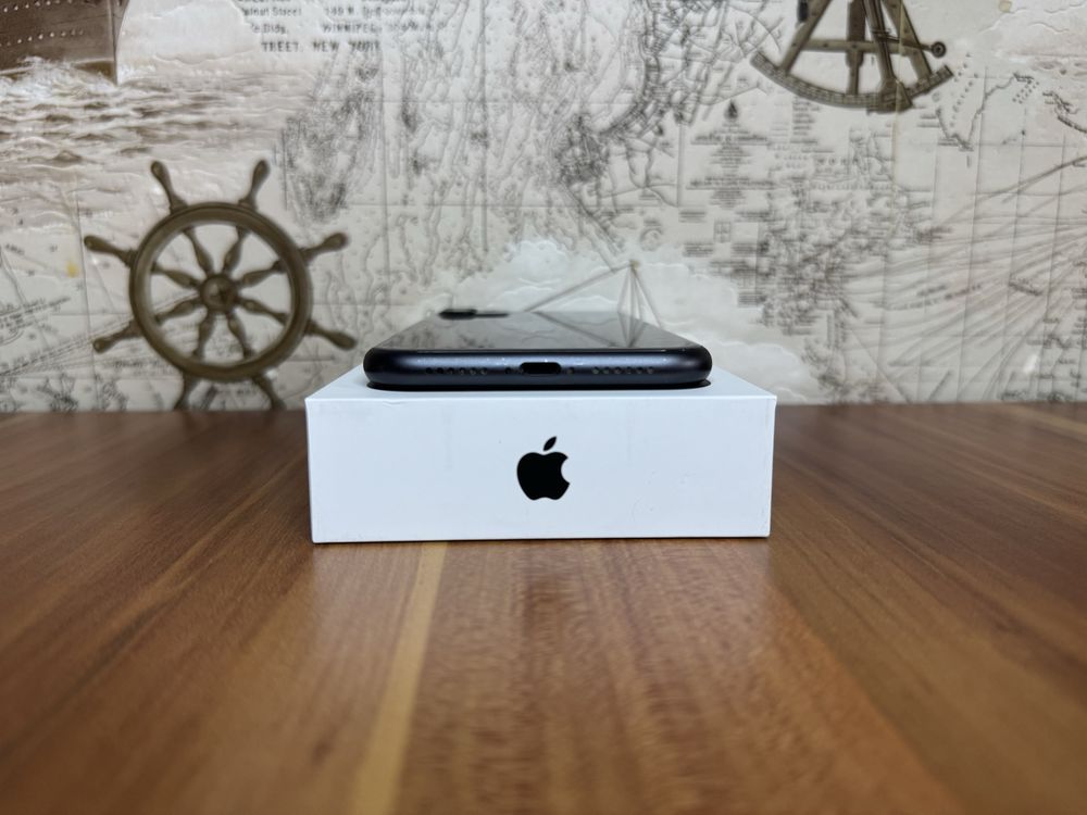 iPhone 11 • JAK NOWY • Etui • Ładowarka