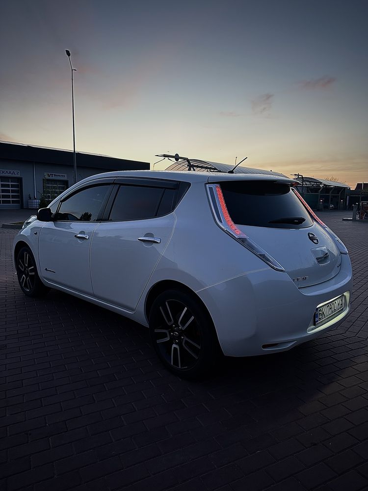 Nissan leaf з WEBASTO в продажі