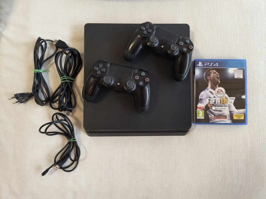 PS4 Slim + 2 pady