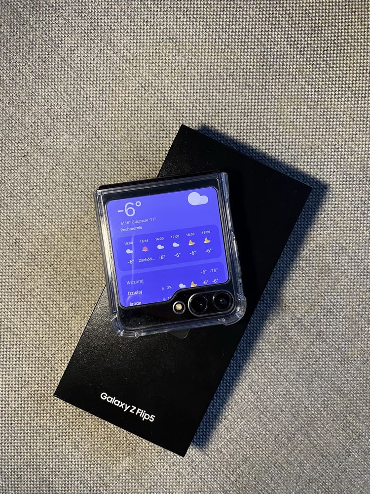 Samsung Galaxy Z Flip5 (NOWY/gwarancja 1.12.2025/bez blokady simlock)