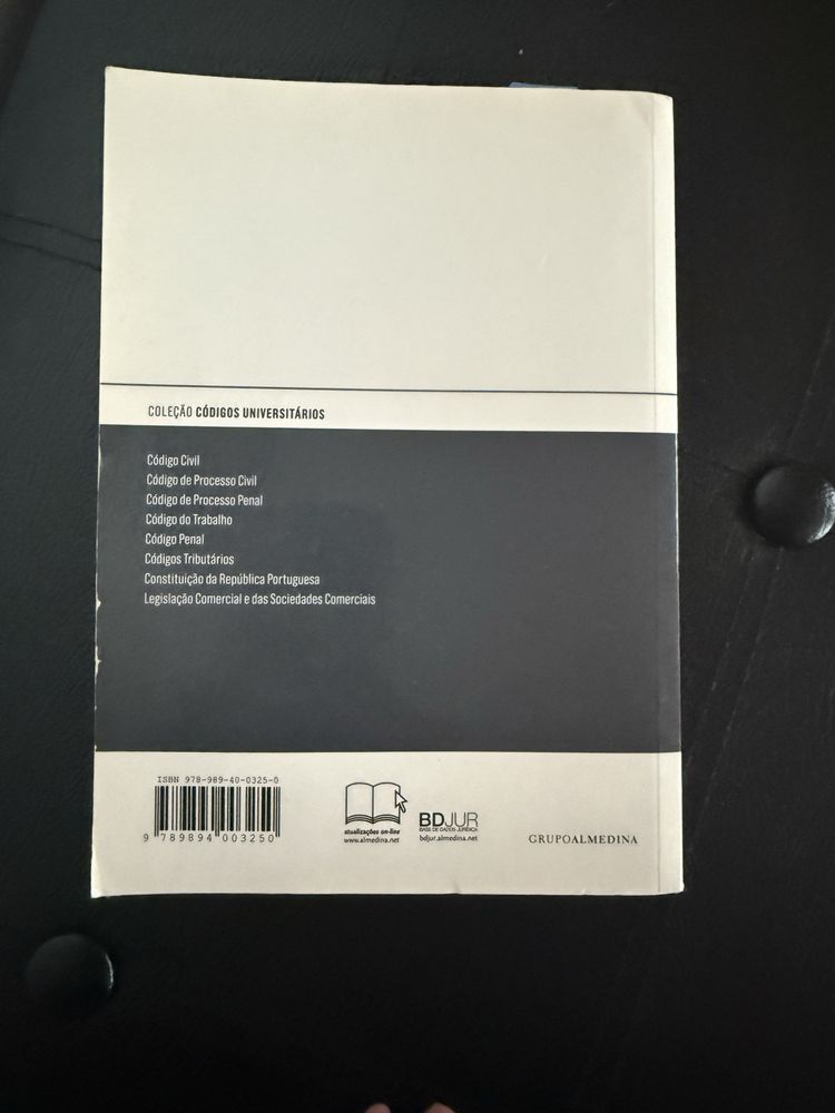 Livro de código civil + Constituição da República Portuguesa