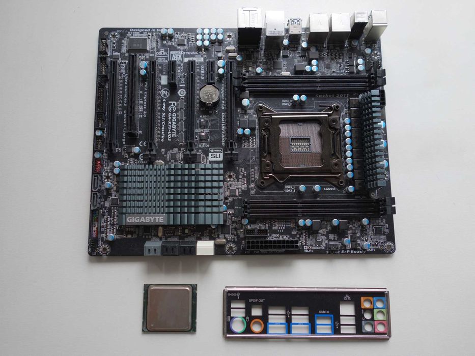 Gigabyte GA-X79-UD3 - LGA2011 +  Xeon E5-2670 - 8 rdzeni 16 wątków