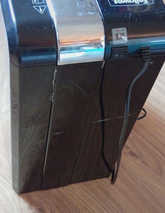Mocna niszczarka biurowa Fellowes DS-1200CS na papier
