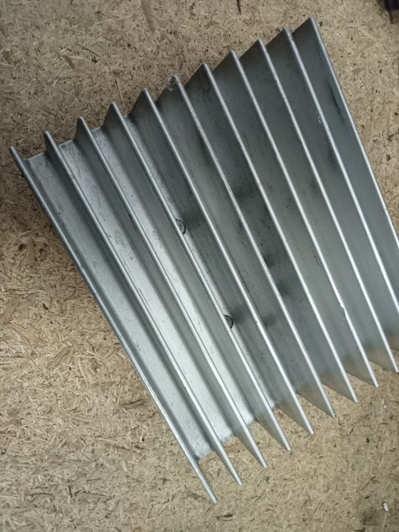 Radiator aluminiowy solidny