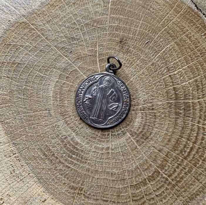 Zawieszka religijna okrągła