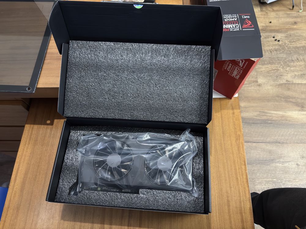 Placa Gráfica XFX AMD Radeon RX 9060 XT "RDNA 4" OC Gaming Edition16GB
