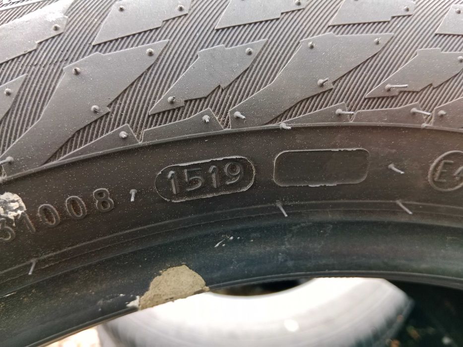 Opona używana 235/50R17 Nokian WR Snowproof 1szt.