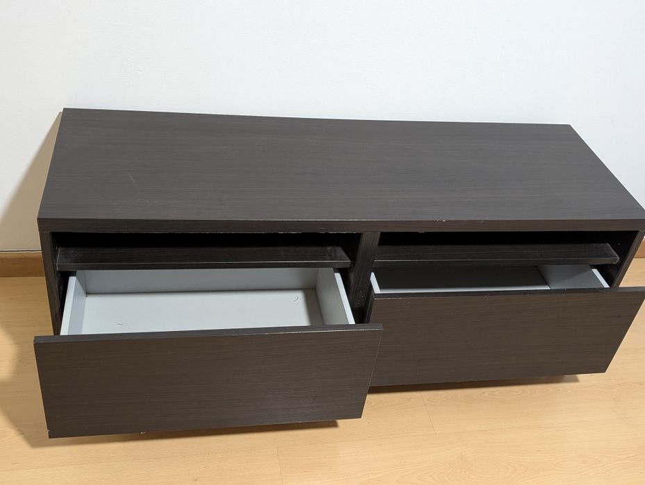 Móvel de TV 120cm c/ Gavetas e Pés Inox - 35€