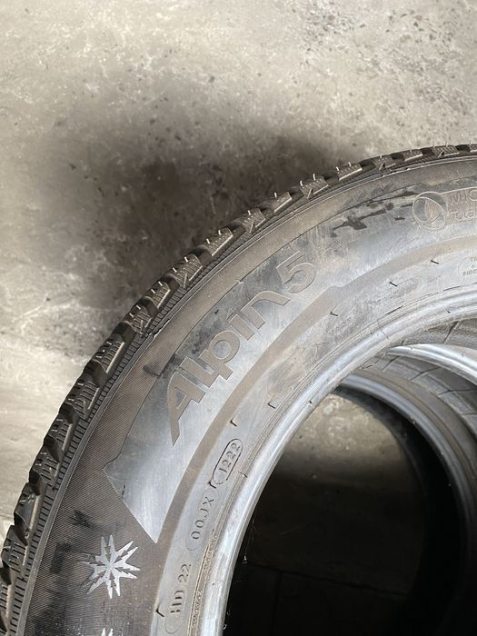 Шини 215 65R17 99H Mechelin Alpin 5