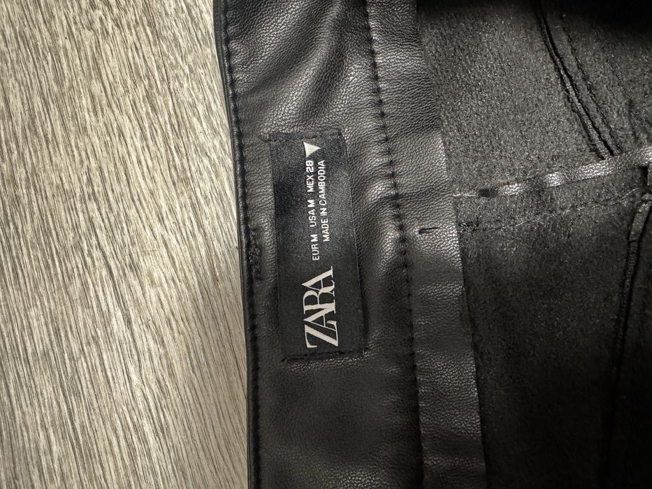 Шкіряни штани zara
