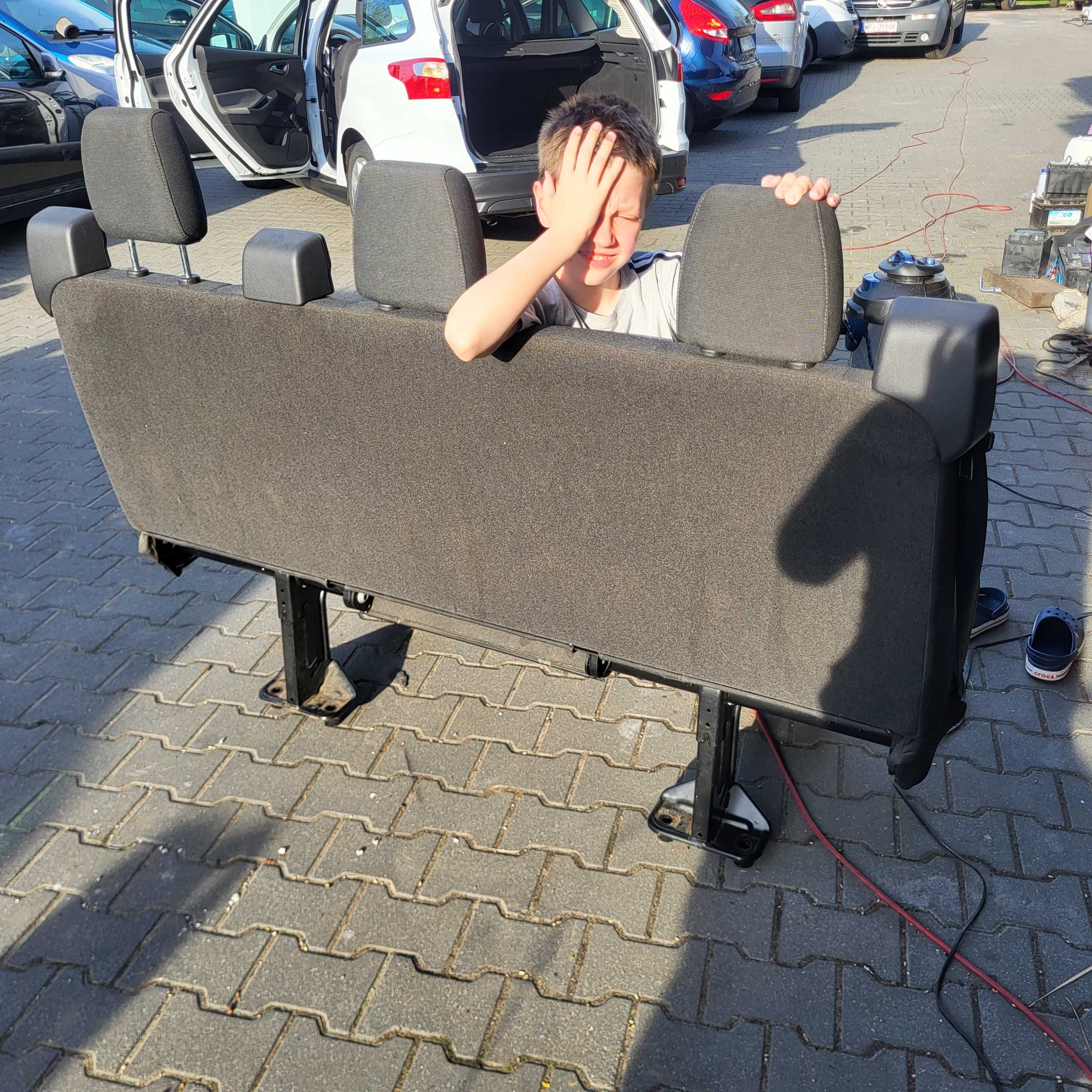 Fotele, drugi rząd Ford Custom brygadówka
