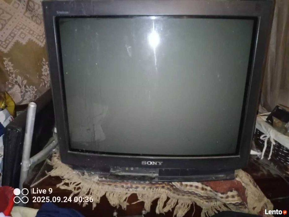 Starszy model sony Trinitron dla gracza