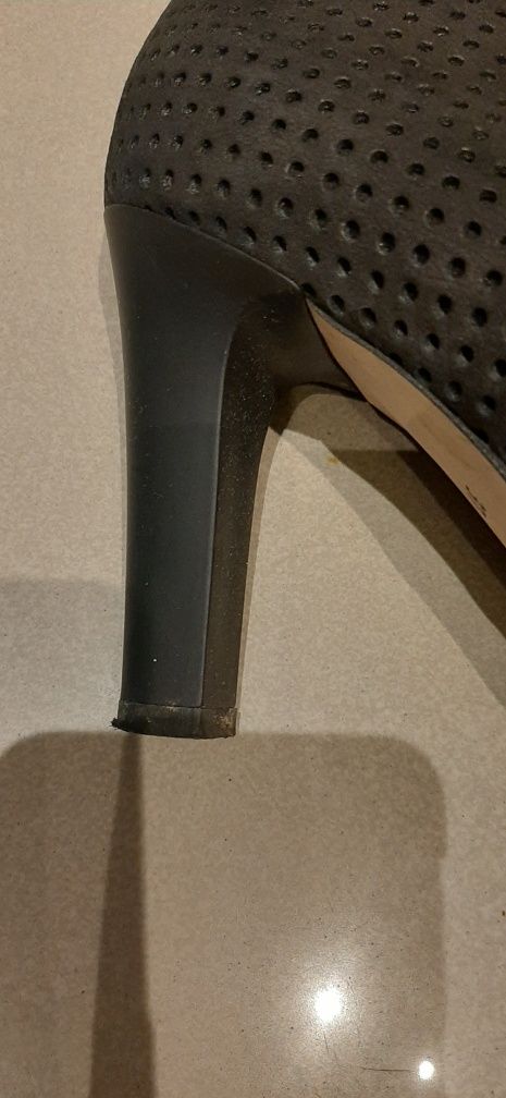 Buty damskie roz 37 carinii