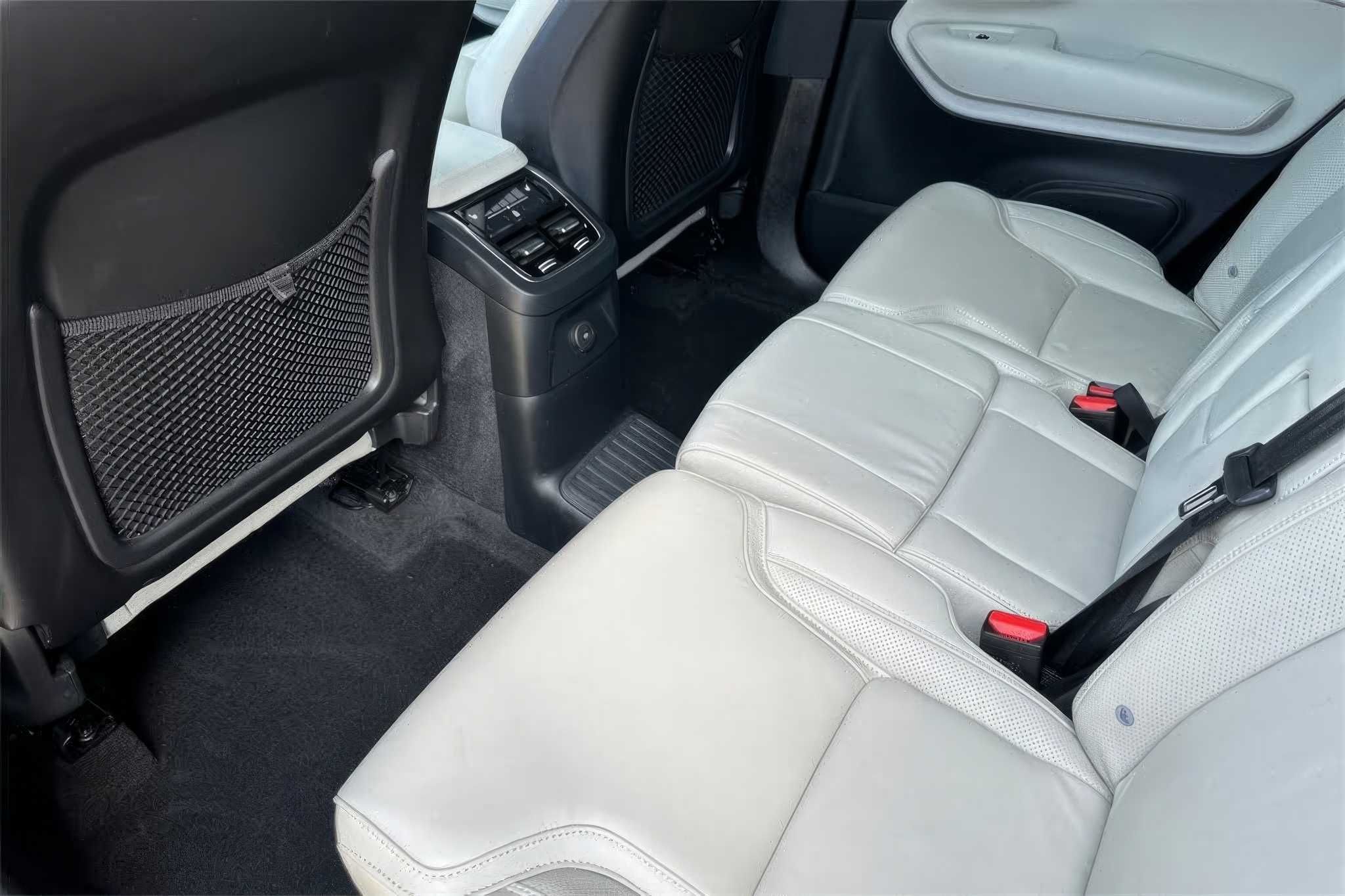 2022 Volvo XC90 Recharge R-Design Extended Range