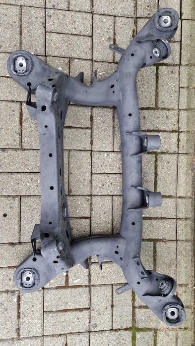 BMW E90 E91 Tylny wózek sanki belka zawieszenia tylnego regenerowana