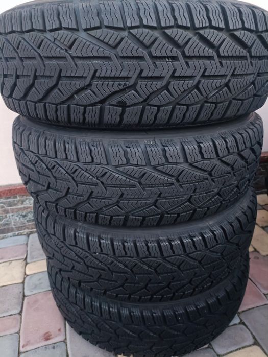 Зимова гума 195/65 R15 комплект шин резини