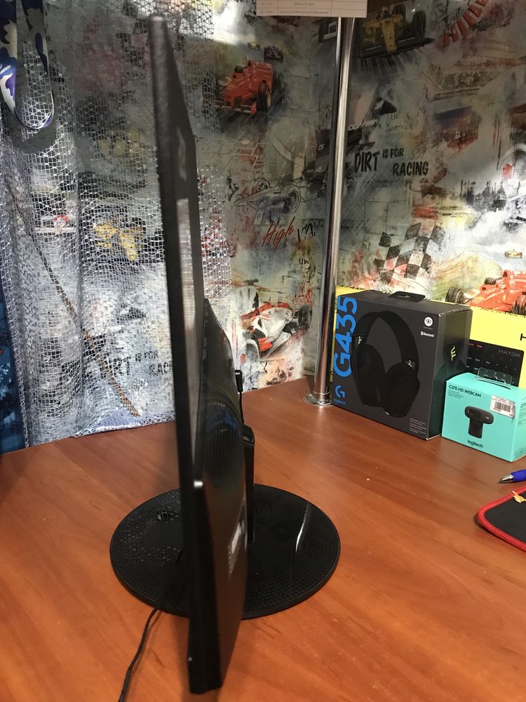 Монитор Acer полностью цел только розбита матрица