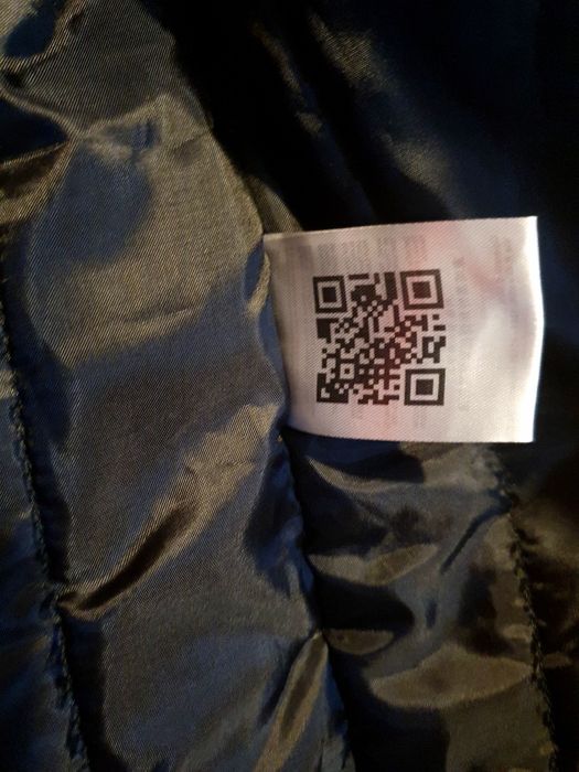 Długa kurtka czerwono-czarna