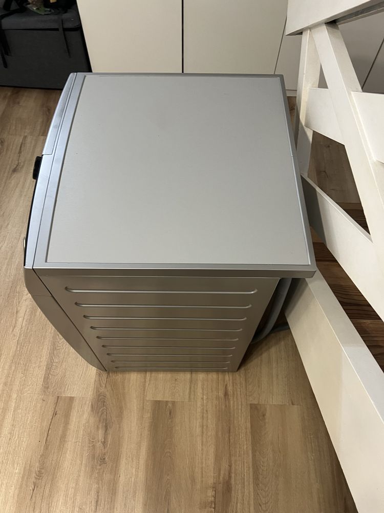 Máquina de lavar e secar AEG