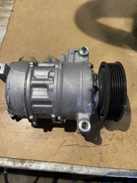 Компрессор кондиционер для Audi Q5 80A 2.0 80a816803