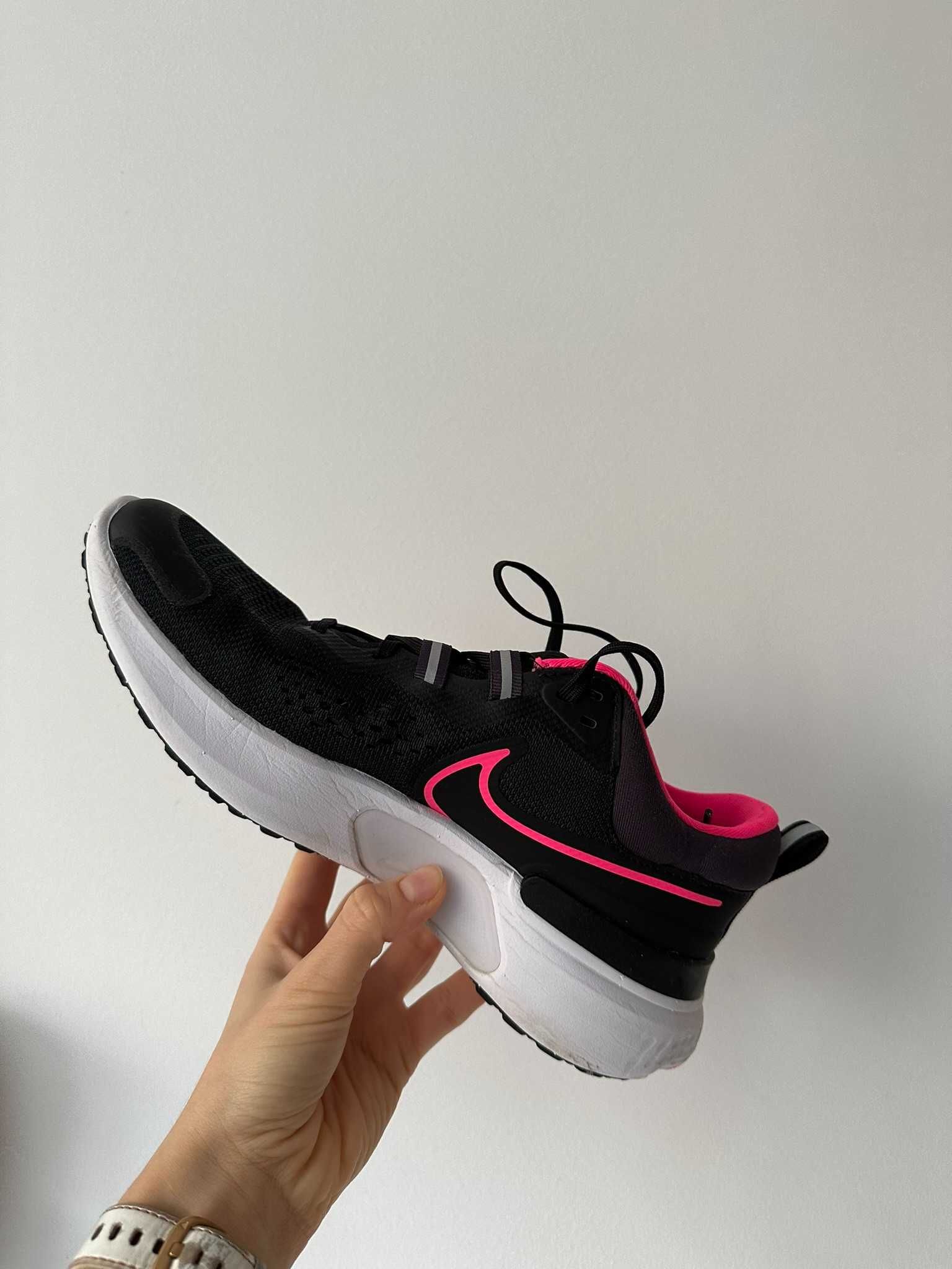 Buty do biegania - Nike React 25,5cm