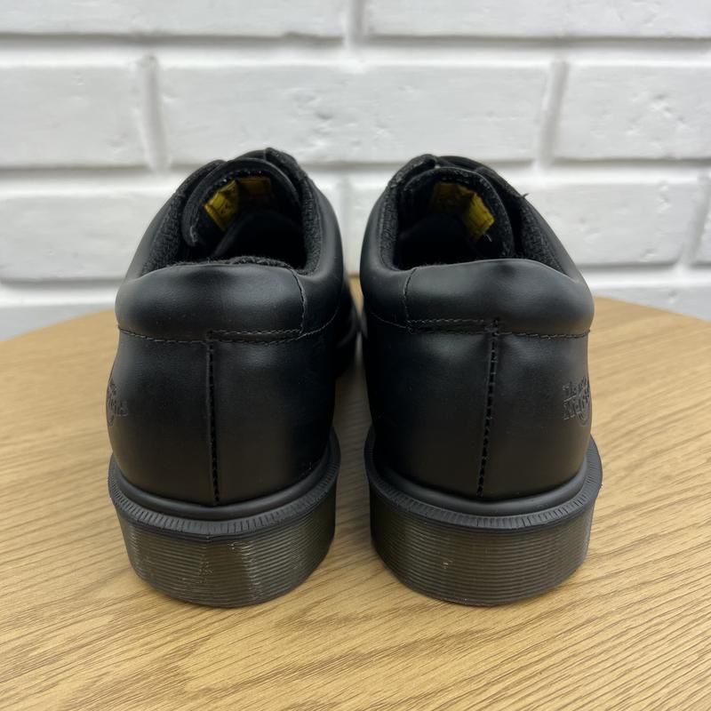 Чоловічі шкіряні туфлі дербі Dr. Martens