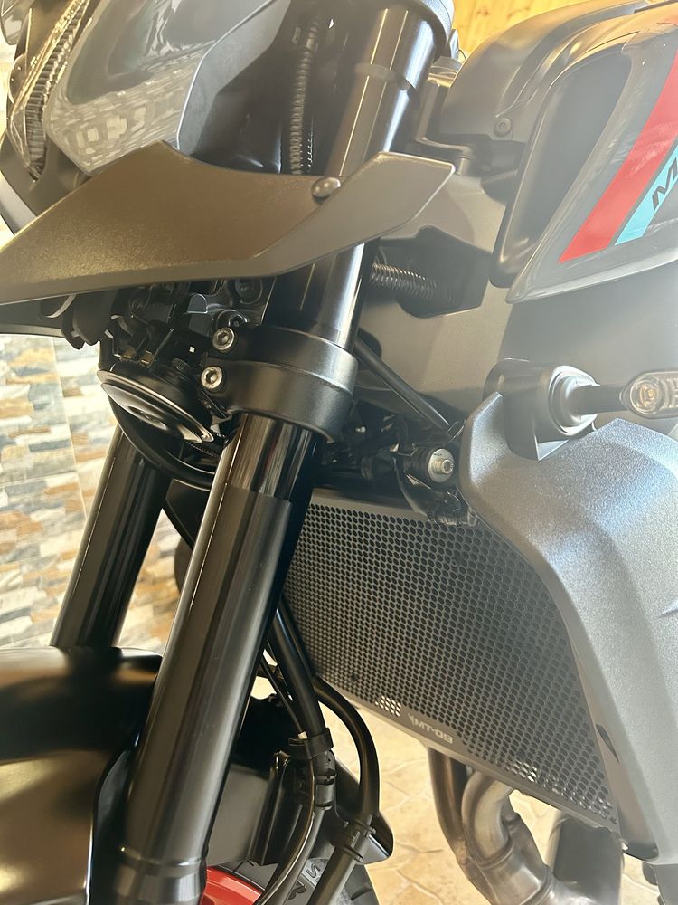 Yamaha Mt09 como nova