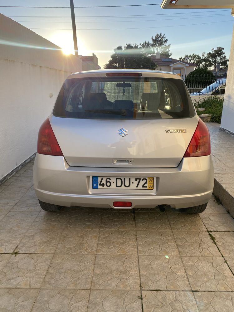 Suzuki Swift 1.3 16V (Caixa Automática)