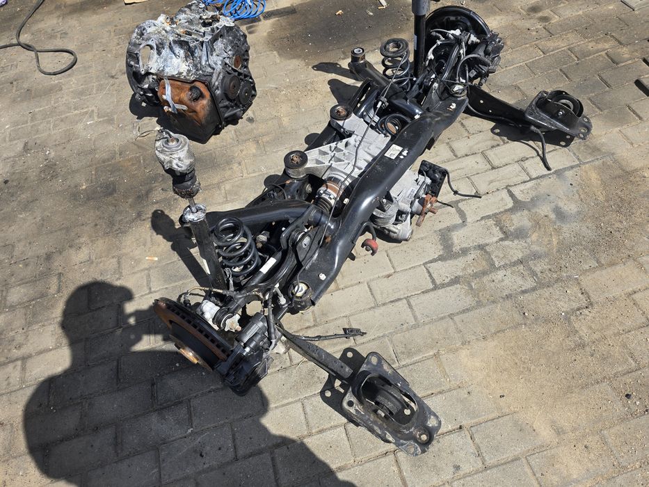 Wózek sanki trawers zwrotnica amortyzator wachacz tył audi a3 s3 golf